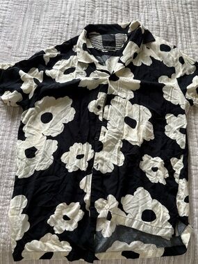 Black & Cream Floral Casual Button-Down Shirt